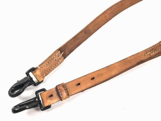 Trageriemen Wehrmacht, Beispielsweise für Optikbehälter. Breite 2.5cm, Länge mit Karabinerhaken 100cm