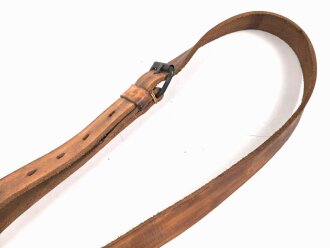 Trageriemen Wehrmacht, Beispielsweise für Optikbehälter. Breite 2.5cm, Länge mit Karabinerhaken 100cm