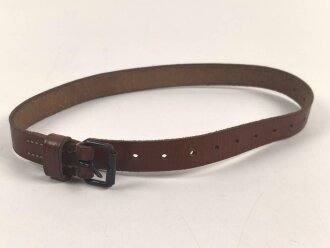 Lederriemen Wehrmacht. Breite  knapp 2cm, Gesamtlänge 57cm