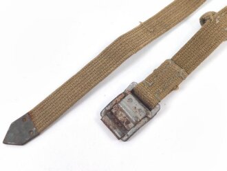 Webleinenriemen Wehrmacht . Ähnlich eines Tornisterriemen, aber deutlich länger und mit zusätzlicher Schlaufe versehen. Gesamtlänge 63cm