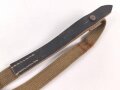 Webleinenriemen Wehrmacht . Ähnlich eines Tornisterriemen, aber deutlich länger und mit zusätzlicher Schlaufe versehen. Gesamtlänge 63cm