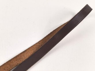 Lederriemen braun. Breite knapp 2cm, Gesamtlänge 112cm