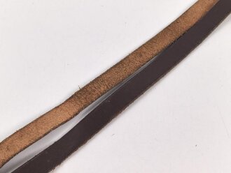 Lederriemen braun. Breite knapp 2cm, Gesamtlänge 112cm