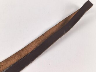 Lederriemen braun. Breite knapp 2cm, Gesamtlänge 112cm
