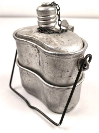 Russland, Kochgeschirr und Feldflasche aus Aluminium. Aus...