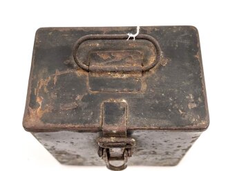 Transportkasten Wehrmacht. Originallack, Maße etwa 8 x 12 x 12cm