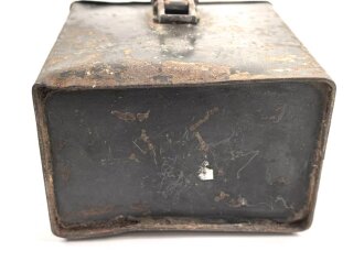 Transportkasten Wehrmacht. Originallack, Maße etwa 8 x 12 x 12cm