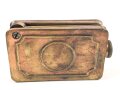 Ölkanne frühe Wehrmacht aus Buntmetall.  Gehört so unter anderem in den Zubehörkasten zum MG15. Maße 13 x 7,5 x 3cm