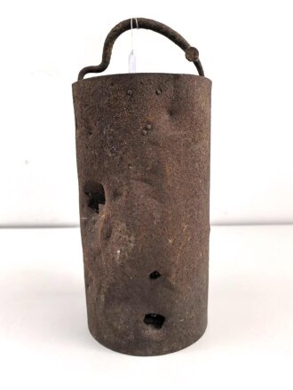 1.Weltkrieg, Wasserkessel zum MG08, alter Schlachtfeldfund. Ungereinigt.