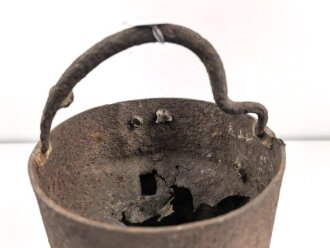 1.Weltkrieg, Wasserkessel zum MG08, alter Schlachtfeldfund. Ungereinigt.