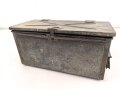 1.Weltkrieg, Patronenkasten 11 für MG08, frühe Ausführung ohne Deckelgriff. Inneneinteilung fehlt, verbogen, Deckelschliesst nicht.
