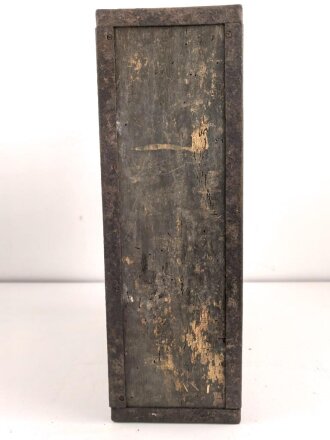 Transportkasten höchstwahrscheinlich frühe Wehrmacht. Ungereinigtes Stück, Maße etwa 50 x 17 x 38cm