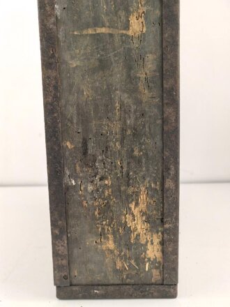 Transportkasten höchstwahrscheinlich frühe Wehrmacht. Ungereinigtes Stück, Maße etwa 50 x 17 x 38cm