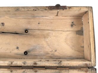 Transportkasten höchstwahrscheinlich frühe Wehrmacht. Ungereinigtes Stück, Maße etwa 50 x 17 x 38cm