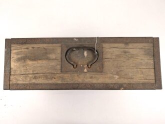 Transportkasten höchstwahrscheinlich frühe Wehrmacht. Ungereinigtes Stück, Maße etwa 50 x 17 x 38cm