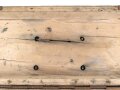 Transportkasten höchstwahrscheinlich frühe Wehrmacht. Ungereinigtes Stück, Maße etwa 50 x 17 x 38cm