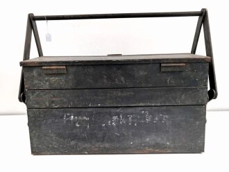 Luftwaffe, Werkzeugkasten für Flugzeug Elektriker. Originallack, schweres Stück, Bodenmaße etwa 28 x 52cm