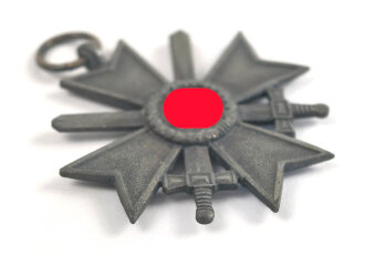 Kriegsverdienstkreuz 2. Klasse mit Schwertern, Hersteller 55 im Bandring für " J.E. Hammer & Söhne, Geringswalde " Ausführung in Zink