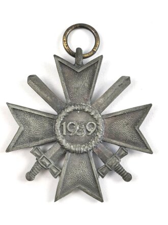 Kriegsverdienstkreuz 2. Klasse mit Schwertern, Hersteller 55 im Bandring für " J.E. Hammer & Söhne, Geringswalde " Ausführung in Zink