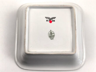 Luftwaffe, Kantinenporzellan kleine, eckige Schale, Kantenlänge 21,5cm, Hersteller Hutschenreuther Hohenberg 1942. Gebraucht