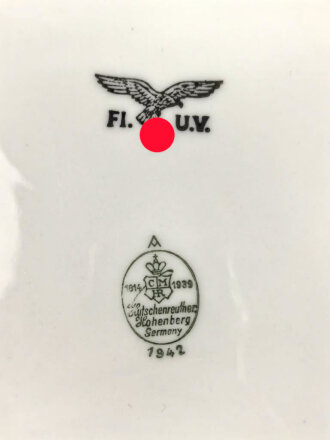 Luftwaffe, Kantinenporzellan kleine, eckige Schale, Kantenlänge 21,5cm, Hersteller Hutschenreuther Hohenberg 1942. Gebraucht