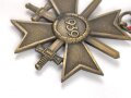 Kriegsverdienstkreuz 2. Klasse 1939 mit Schwertern, Buntmetall ohne Herstellermarkierung, an Band