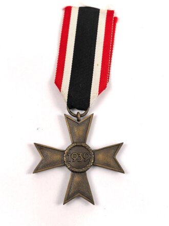 Kriegsverdienstkreuz 2. Klasse 1939 , Buntmetall , undeutliche Markierung im Bandring, am Band