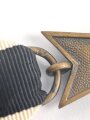 Kriegsverdienstkreuz 2. Klasse 1939 , Buntmetall , undeutliche Markierung im Bandring, am Band