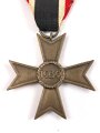 Kriegsverdienstkreuz 2. Klasse 1939 , Buntmetall, ohne Herstellermarkierung, am Band