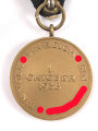 Medaille zur Erinnerung an den 1.Oktober 1938 Anschluss Sudetenland. Am Dreiecksband in der österreichischen Trageweise