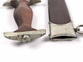 SA Dienstdolch Modell 1933. Guter Gesamtzustand, Klingenhersteller "C. Gustav Spitzer Solingen" Ungereinigtes, zusammengehöriges Stück