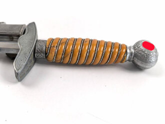 Dolch für Offiziere der Luftwaffe, die Klinge ohne Hersteller, das Griffstück defekt.