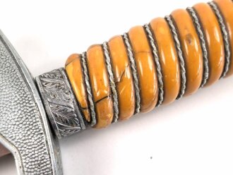 Dolch für Offiziere der Luftwaffe, die Klinge ohne Hersteller, das Griffstück defekt.