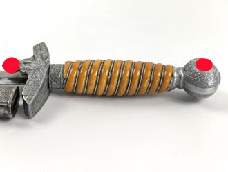 Dolch für Offiziere der Luftwaffe, die Klinge ohne Hersteller, das Griffstück defekt.