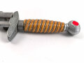 Dolch für Offiziere der Luftwaffe, die Klinge ohne Hersteller, das Griffstück defekt.
