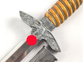 Dolch für Offiziere der Luftwaffe, die Klinge ohne Hersteller, das Griffstück defekt.