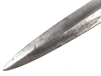 Klinge für einen SA Dienstdolch Modell 1933. Hersteller RZM M7/33 für Höller Solingen. Leicht narbig und beschliffen