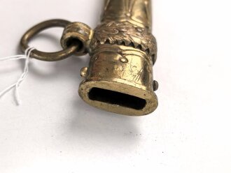Scheide zum Dolch für Offiziere der Kriegsmarine. Buntmetall vergoldet, zerdrückt