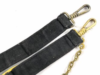Zweiteiliges Gehänge zum Dolch für Offiziere der Kriegsmarine. Guter Zustand