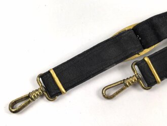 Zweiteiliges Gehänge zum Dolch für Offiziere der Kriegsmarine. Guter Zustand