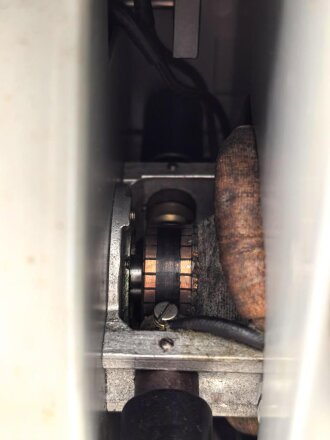 Luftwaffe Schmalfilmgerät KINOX S, Hersteller Zeiss Ikon für 16mm Filme. Optisch gut, Funktion nicht geprüft. Ein Film und zwei leere Filmbehälter enthalten