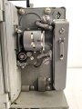 Luftwaffe Schmalfilmgerät KINOX S, Hersteller Zeiss Ikon für 16mm Filme. Optisch gut, Funktion nicht geprüft. Ein Film und zwei leere Filmbehälter enthalten