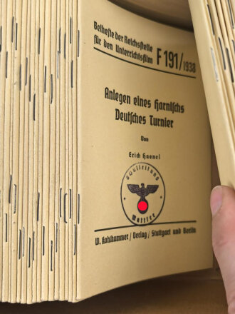 "Reichsanstalt für Film und Bild in Wissenschaft und Unterricht", Konvolut Beihefte zu 16mm Filmen. Nicht auf Vollständigkeit oder Zustand geprüft