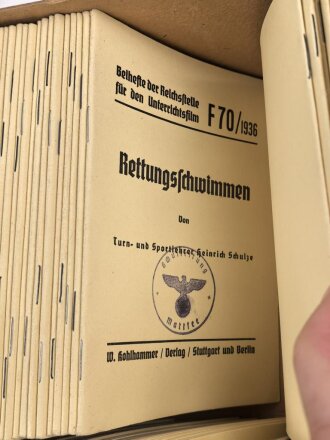 "Reichsanstalt für Film und Bild in Wissenschaft und Unterricht", Konvolut Beihefte zu 16mm Filmen. Nicht auf Vollständigkeit oder Zustand geprüft