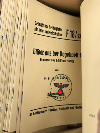 "Reichsanstalt für Film und Bild in Wissenschaft und Unterricht", Konvolut Beihefte zu 16mm Filmen. Nicht auf Vollständigkeit oder Zustand geprüft