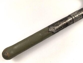 Kaiserreich und 1. Weltkrieg, Spaten Modell 1874. Überlackiertes Stück ohne erkennbare Stempelung
