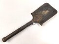Kaiserreich und 1. Weltkrieg, Spaten Modell 1874. Ungereinigtes Stück ohne erkennbare Stempelung