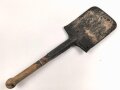 Kaiserreich und 1. Weltkrieg, Spaten Modell 1898, überlackiert, ungereinigt