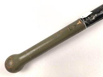 Reichswehr, Spaten Modell 1898, überlackiertes Stück, datiert 1934. Ungereinigt