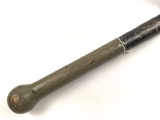 Reichswehr, Spaten Modell 1898, überlackiertes Stück, datiert 1934. Ungereinigt